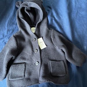 SOLD***BUNDLE baby GAP sweater and hat